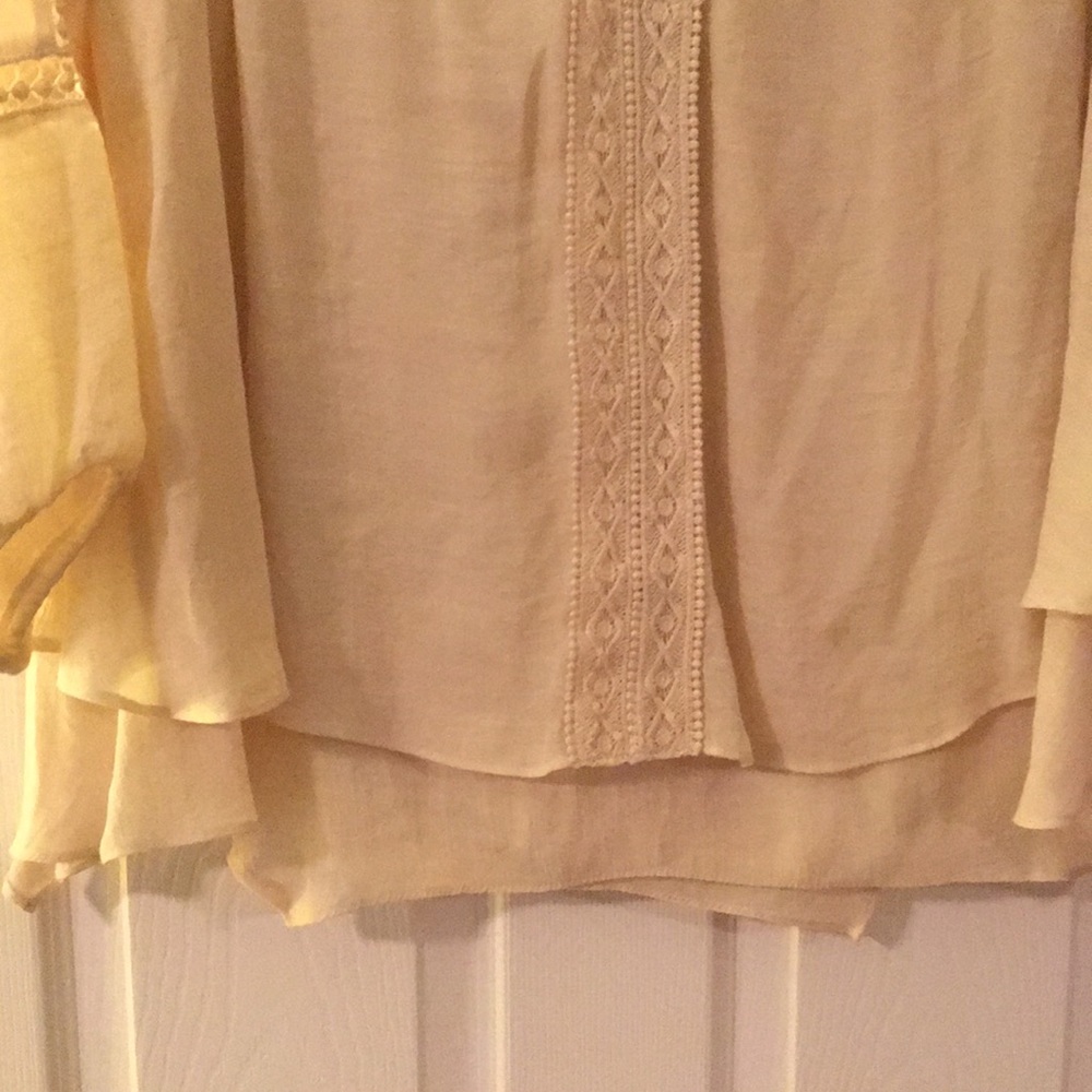 JOHNPAULRICHARD Blouse with Lace Detail NWOT - Picture 3 of 5